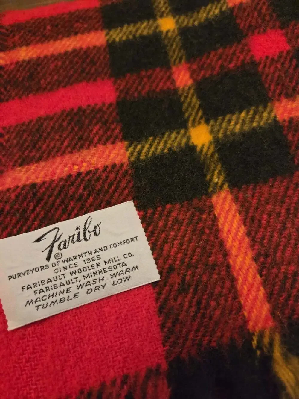 Faribo Vintage Red Black Tassel 100% Wool Stadium Throw Lap Blanket 42x60